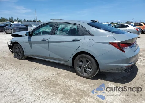 2023 Hyundai Elantra Sel z USA, uszkodzony, nr VIN KMHLM4AG8PU443838